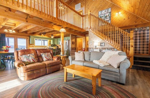 Dandridge Cabin | Waters Edge