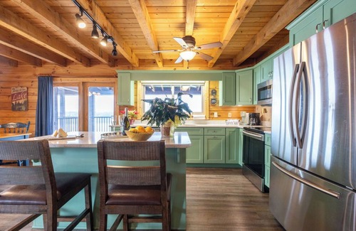 Dandridge Cabin | Waters Edge