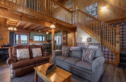 Dandridge Cabin | Waters Edge