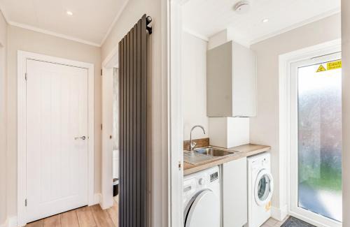 Poulton-le-Fylde Resort | Waterside Hambleton Lakeside Lodges