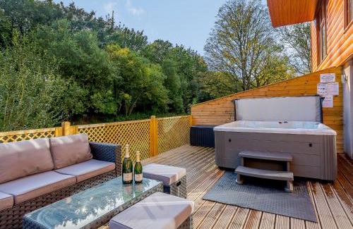 Rastrick House | Waterside Lodge Three - Uk33350