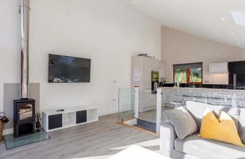 Rastrick House | Waterside Lodge Three - Uk33350