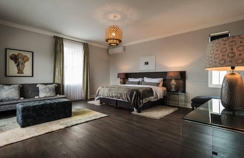 Somerset West House | Waterstone Lodge