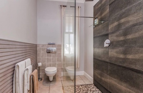 Somerset West House | Waterstone Lodge