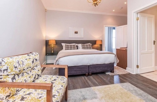 Somerset West House | Waterstone Lodge