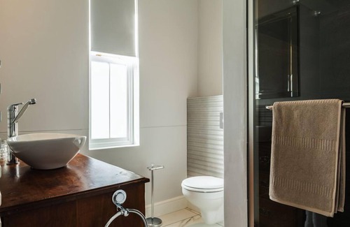 Somerset West House | Waterstone Lodge