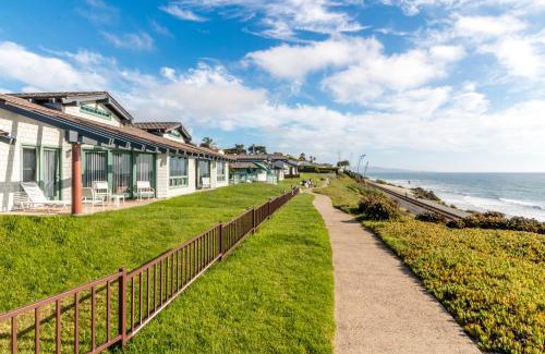 Del Mar Apartment | Wave Crest Resort