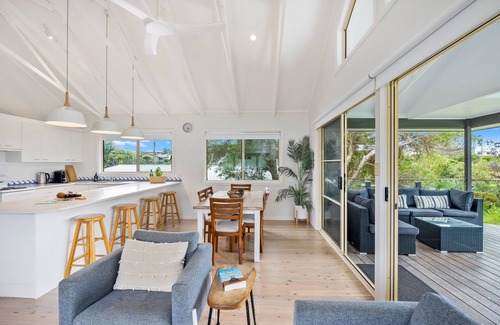 Bawley Point House | Waves At Bawley - Beachfront Beach House