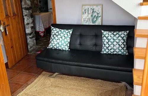 Porto Moniz Ski Chalet | Waves Song - Cottage