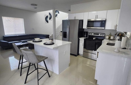 Liberty City House | We are located in the heart of Miami, 10 min away from Downtown, Beaches, M.I.A