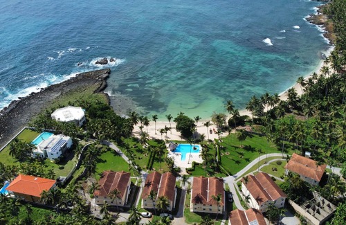 El Frances Apartment | We are ON the ocean, high speed WIFI, Just 5 minutes to Las Galeras, Samana