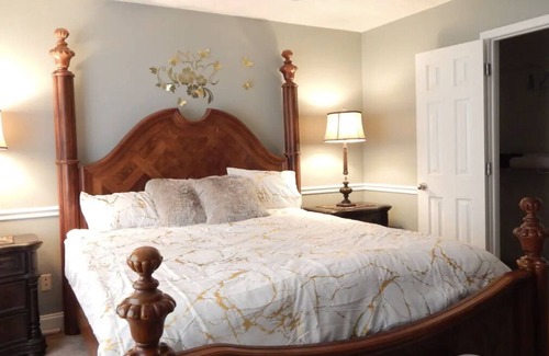 Dallas House | We decided to choose a unique and very beautiful house for your peace and quiet.