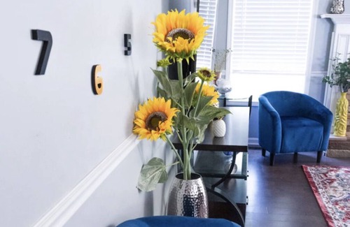 Dallas House | We decided to choose a unique and very beautiful house for your peace and quiet.