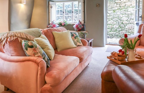 Chagford Cottage | WEAVER'S COTTAGE, pet friendly, character holiday cottage in Chagford