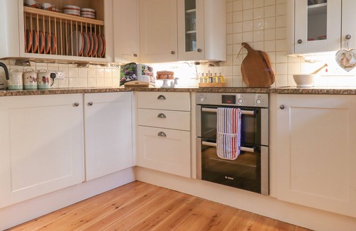 Chagford Cottage | WEAVER'S COTTAGE, pet friendly, character holiday cottage in Chagford