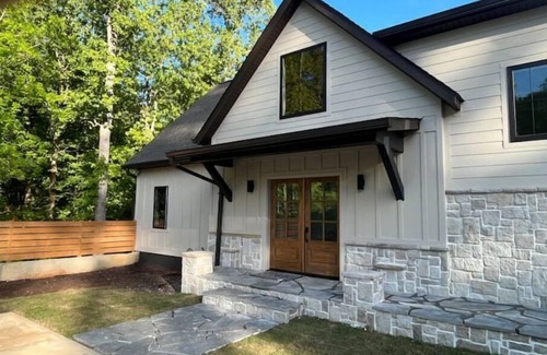 Wedowee House | Wedowee Lakefront Home w/Optional Boat Rental