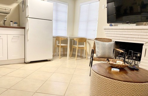 Bayshore Gardens House | Weekends are best spent at the Beach!