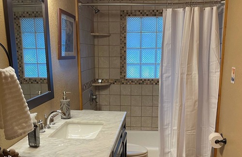 Weeki Wachee Gardens Apartment | Weeki Wachee Luxury River Front apartment -1st floor- with a private beach 🏖️