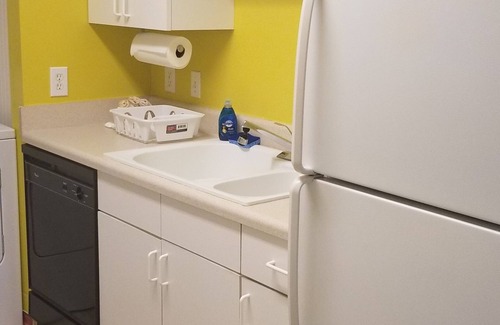 Weeki Wachee Gardens Apartment | Weeki Wachee Quiet Getaway