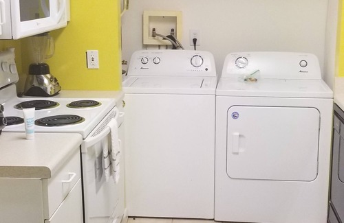 Weeki Wachee Gardens Apartment | Weeki Wachee Quiet Getaway