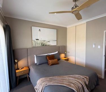 Pelican Point Apartment | Weerona