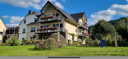 Ernst House | Weinbergs Loge