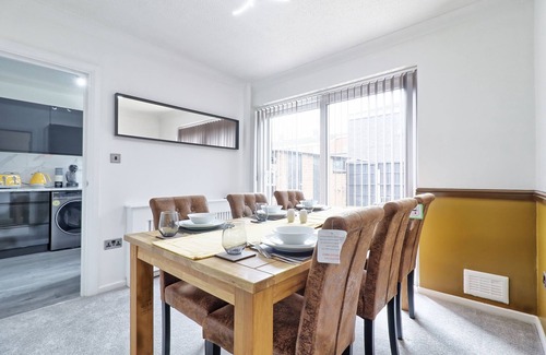 Basildon House | Welcome Home From Home