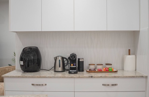 Oonoonba House | Welcome River View Haven, your stylish retreat in the heart of Townsville!