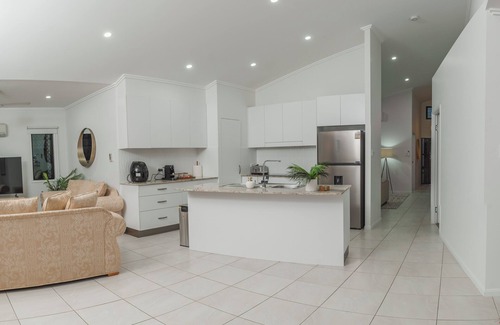 Oonoonba House | Welcome River View Haven, your stylish retreat in the heart of Townsville!