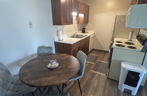 Boone Apartment | Welcome to Dot’s Abode!