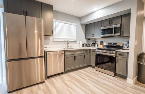 Sunrise Manor House | Welcome to Fabulous Las Vegas! Located minutes away from the Las Vegas Strip