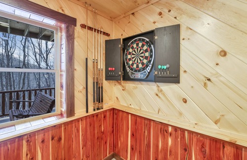 Logan Cabin | Welcome to Heaven in the beautiful Hocking Hills!