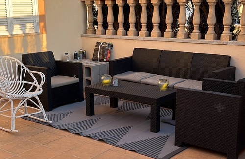 Badia Gran Bed & Breakfast | "Welcome to Mikytom's Casita, your ideal vacation retreat.