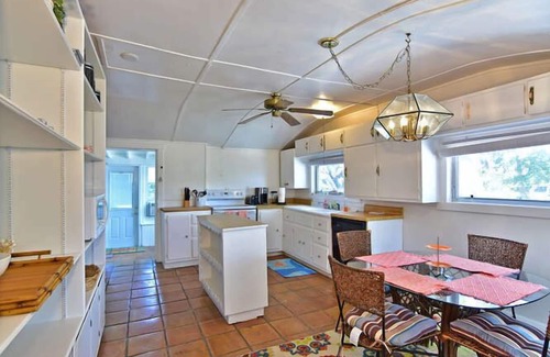 Longbeach Village House | Welcome To Paradise!