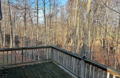 Melmore House | Welcome to St. John’s Hollow Retreat! Charming 3-bedroom house outside of Tiffin