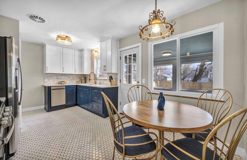 Richmond Heights House | Welcome to the Buckeye Bungalow, sleeps 8 with A/C, Wifi and games in Euclid