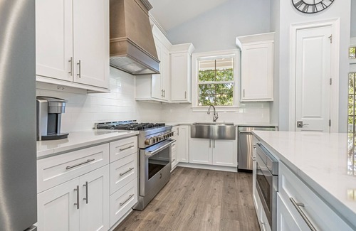 Murrells Inlet House | Welcome to the Captain's Lounge nestled in the heart of Murrells Inlet!