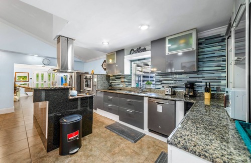 Windermere Villa | Welcome to the Farm House! Excellent Location, Pet Friendly!