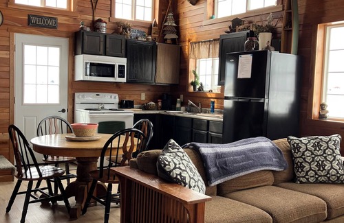 Vernon County Cabin | Welcome to The Fox Farm cabin