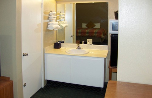 Taft Hotel | Welcome to the Holland inn suites single room