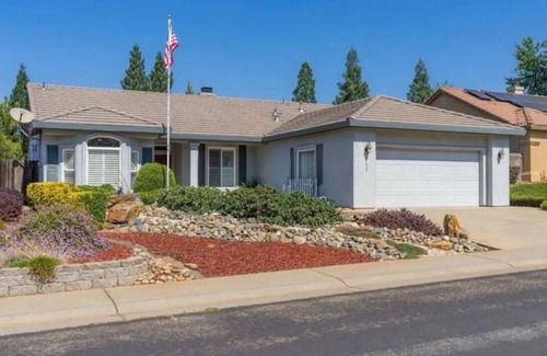 Ione House | Welcome to the Large House