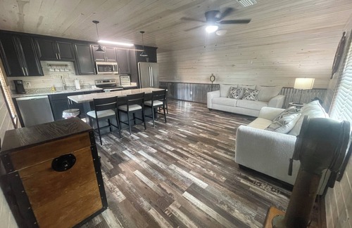 Ono Island House | Welcome to the Nautical Nook. A cozy 1Bd 1Ba home near Beaches and NAS.