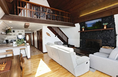 Cabool House | Welcome to the Ozarks Hillside Lookout A-Frame Cabin