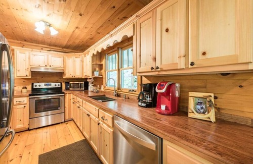 Talking Rock Cabin | Welcome to the Perfect Remote Secluded Creekside Cabin w/walk in creek access