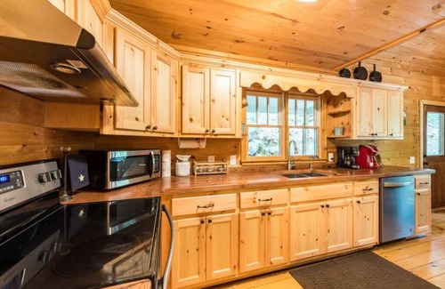 Talking Rock Cabin | Welcome to the Perfect Remote Secluded Creekside Cabin w/walk in creek access