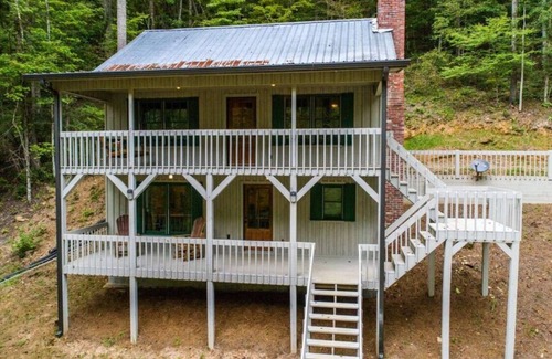 Talking Rock Cabin | Welcome to the Perfect Remote Secluded Creekside Cabin w/walk in creek access