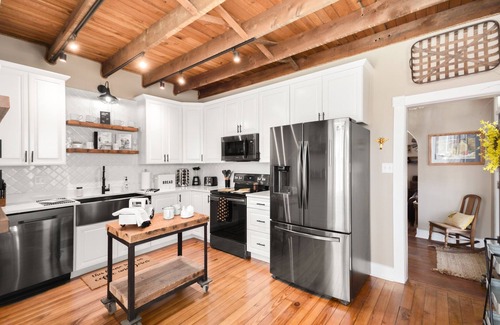 Jefferson House | Welcome to the Rusty Rose-Restored Farmhouse feel in the heart of Jefferson, MD