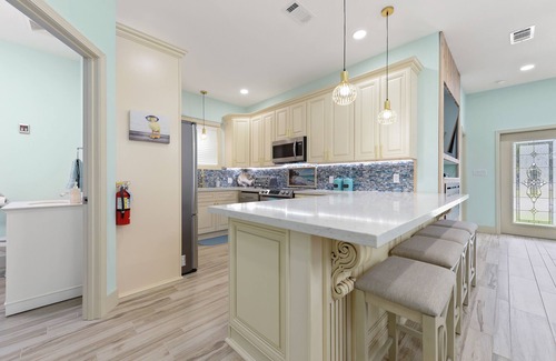 East Biloxi House | Welcome to the Sands and Slots Retreat. Walk to the beach and Casinos!