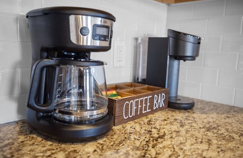 Benton Harbor House | Welcome to the Shore Thing! Located in beautiful Harbor Shores and by the beach