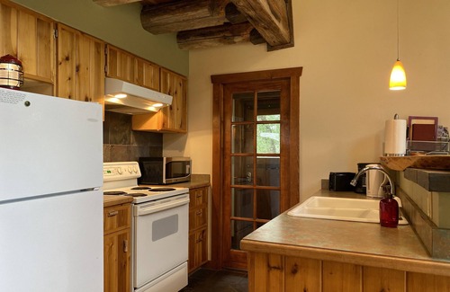 Silver Star Cabin | Welcome to the Treehouse cabin located by the cool waters of the Big Hole River